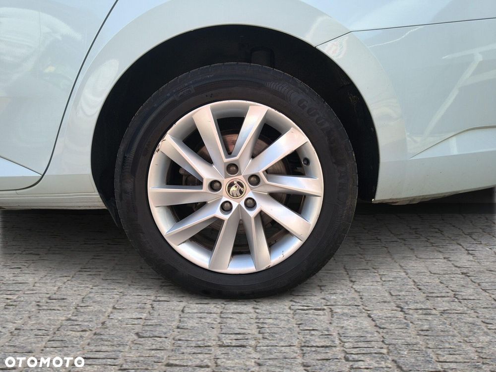 Skoda Superb 2.0 TSI Style DSG - 19
