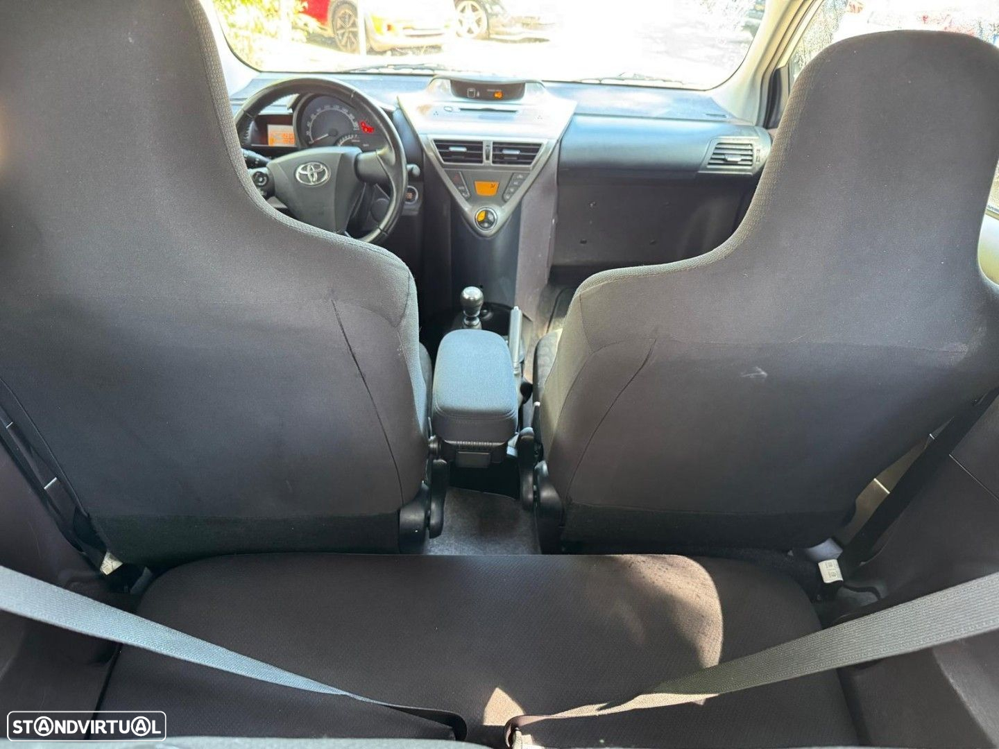 Toyota iQ 1.0 VVT-i - 12