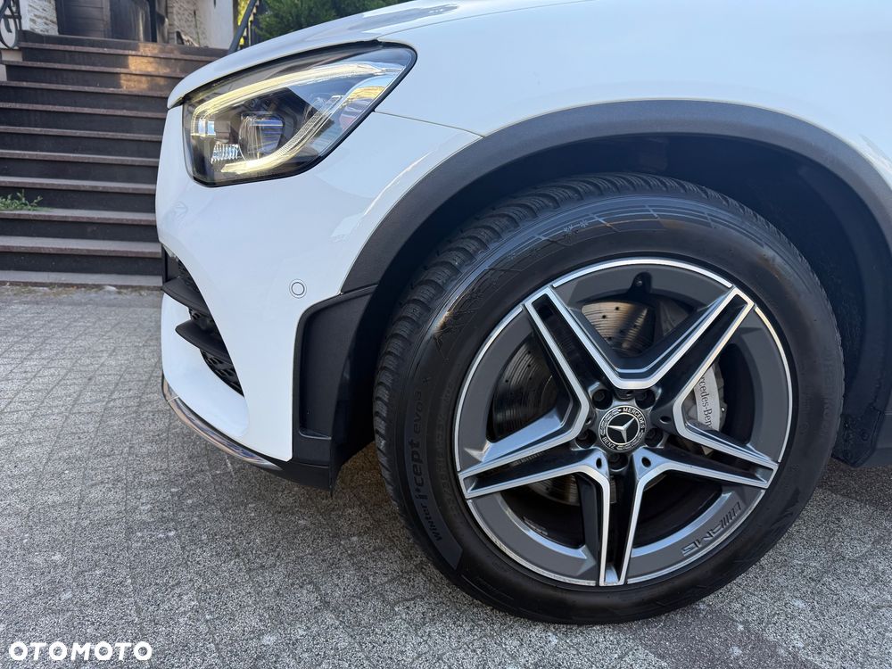 Mercedes-Benz GLC 200 4Matic 9G-TRONIC AMG Line Plus - 11