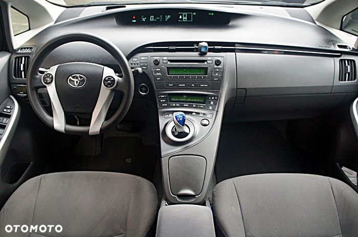 Toyota Prius (Hybrid) Life - 5