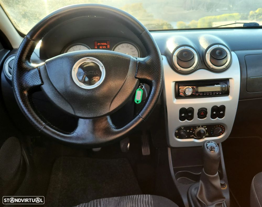 Dacia Sandero 1.2 16V 75 Celebration - 8