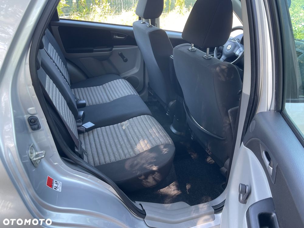 Suzuki SX4 - 10