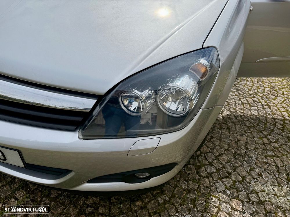 Opel Astra GTC 1.9 CDTI - 17