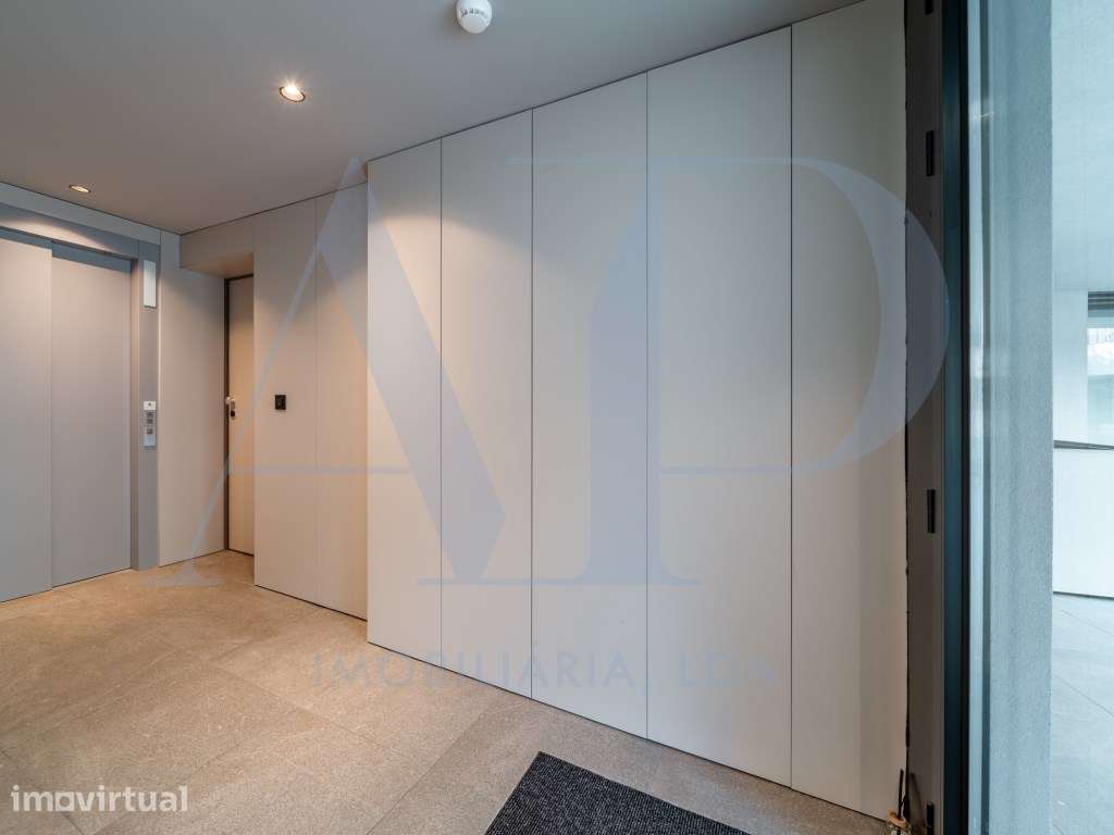 Apartamento T1 Semi-Novo para Arrendamento em Creixomil, Guimarães - Grande imagem: 2/22