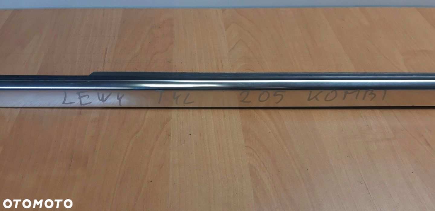 Mercedes C klasa W205 kombi listwa zgarniająca drzwi lewy tył A2057300524 - 5
