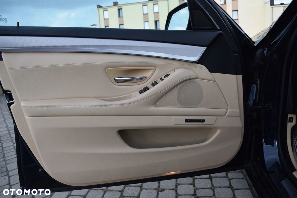 BMW Seria 5 535i Sport-Aut - 17