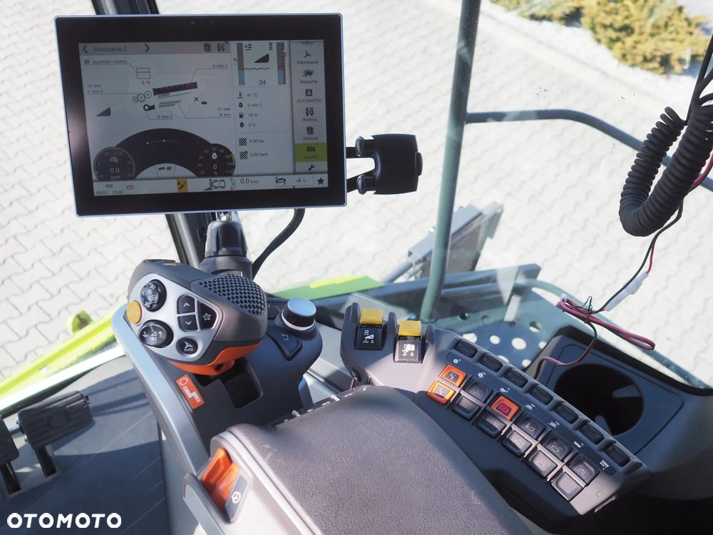 Claas Lexion 7500 + V930 - 7