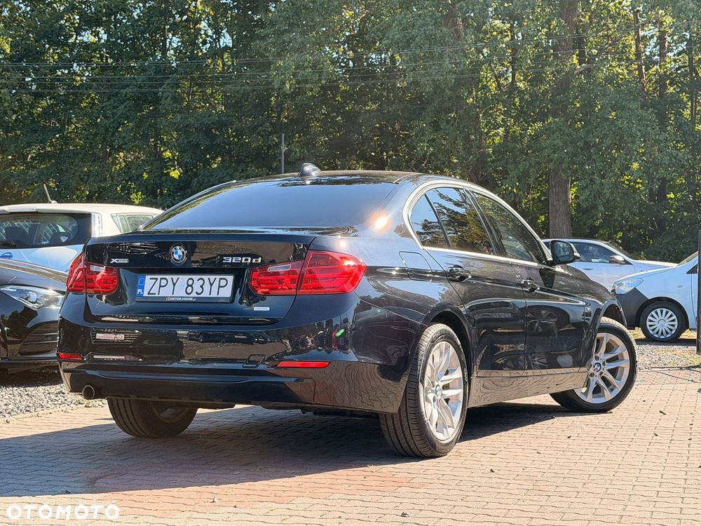 BMW Seria 3 320d Sport Line - 3