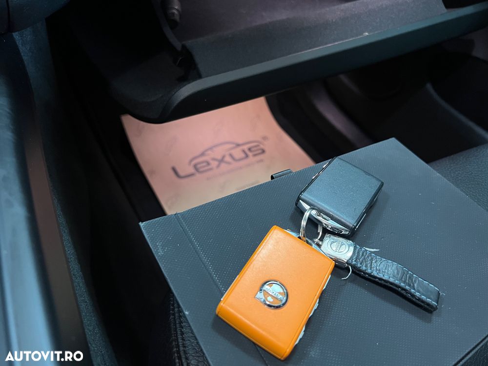 Volvo XC 60 T6 AWD Recharge Geartronic Inscription Expression - 34