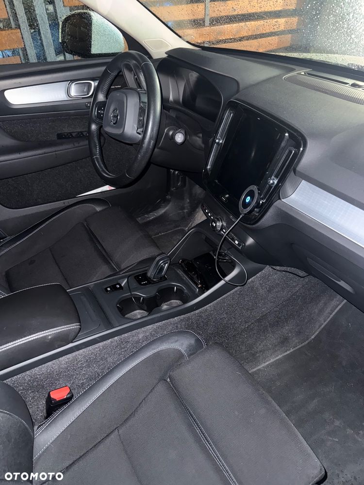 Volvo XC 40 T3 Momentum Pro - 28