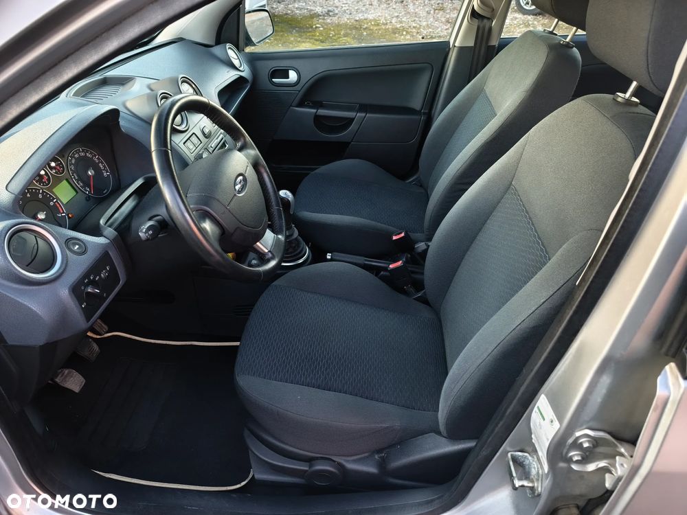 Ford Fiesta 1.3 Ghia - 12