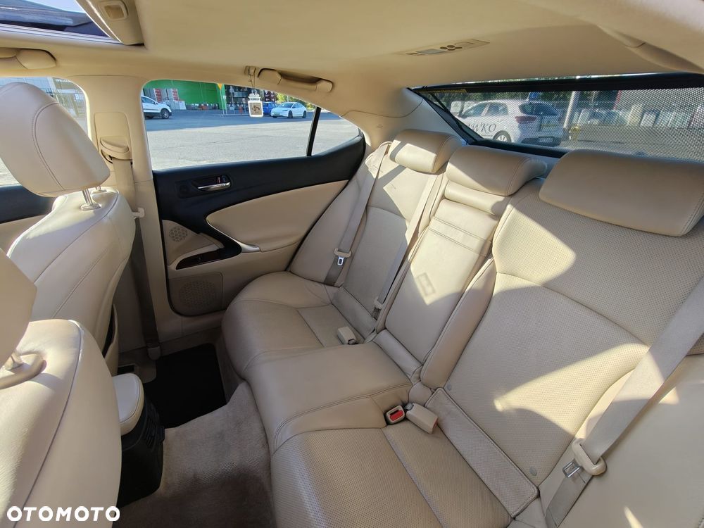 Lexus IS 250 Executive Line - 18
