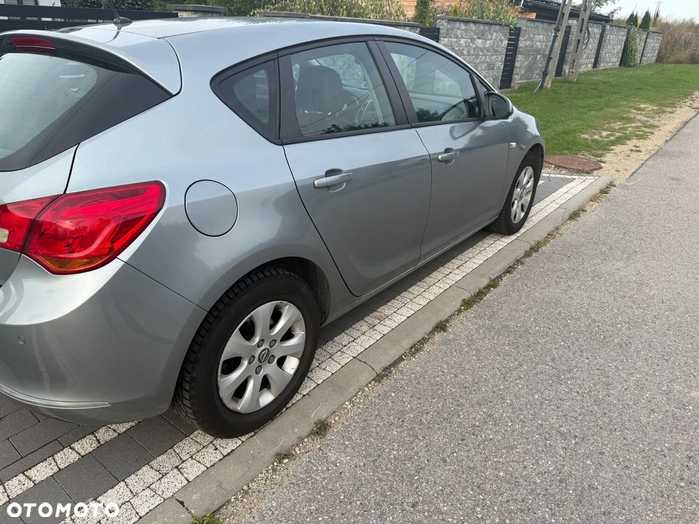 Opel Astra 1.6 CDTI Cosmo - 2