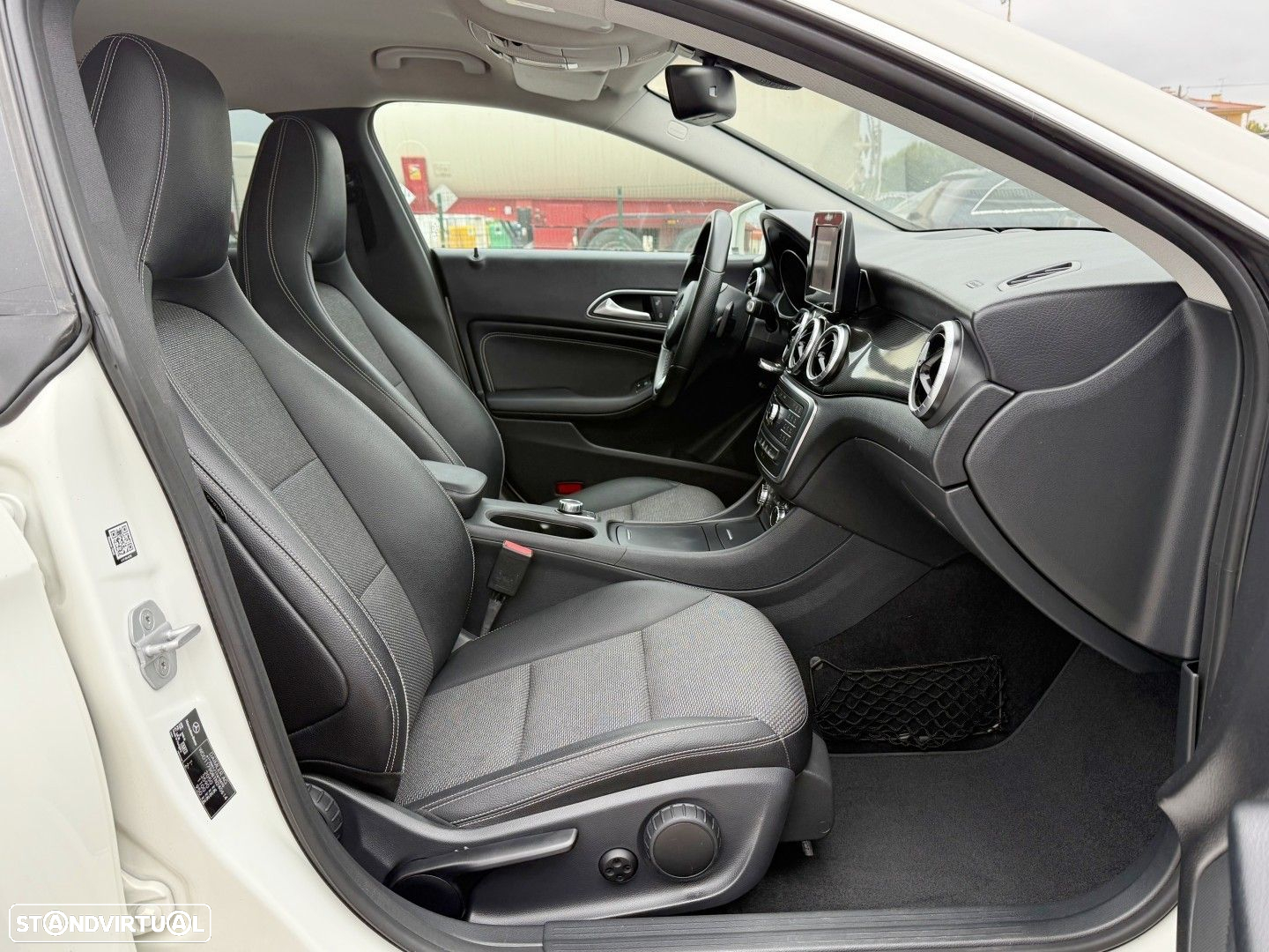 Mercedes-Benz CLA 200 d Shooting Brake Urban Aut. - 11