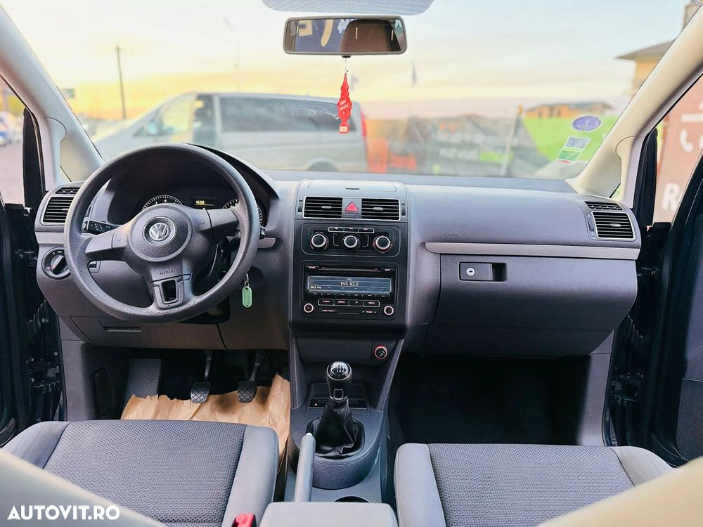 Volkswagen Touran - 5