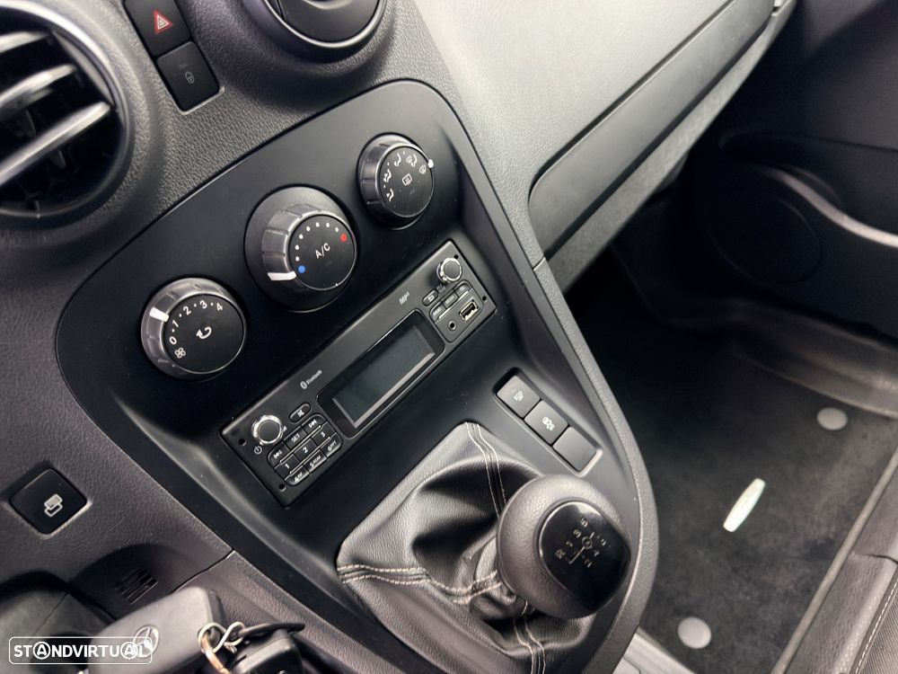 Citroën BERLINGO 1,5 HDI 3 LUGARES - 26