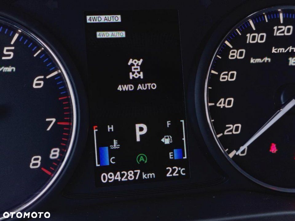 Mitsubishi Outlander - 25