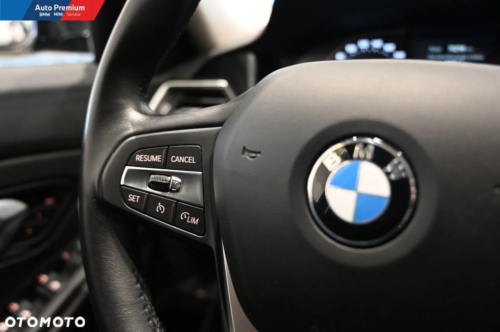 BMW Seria 3 330i xDrive - 5