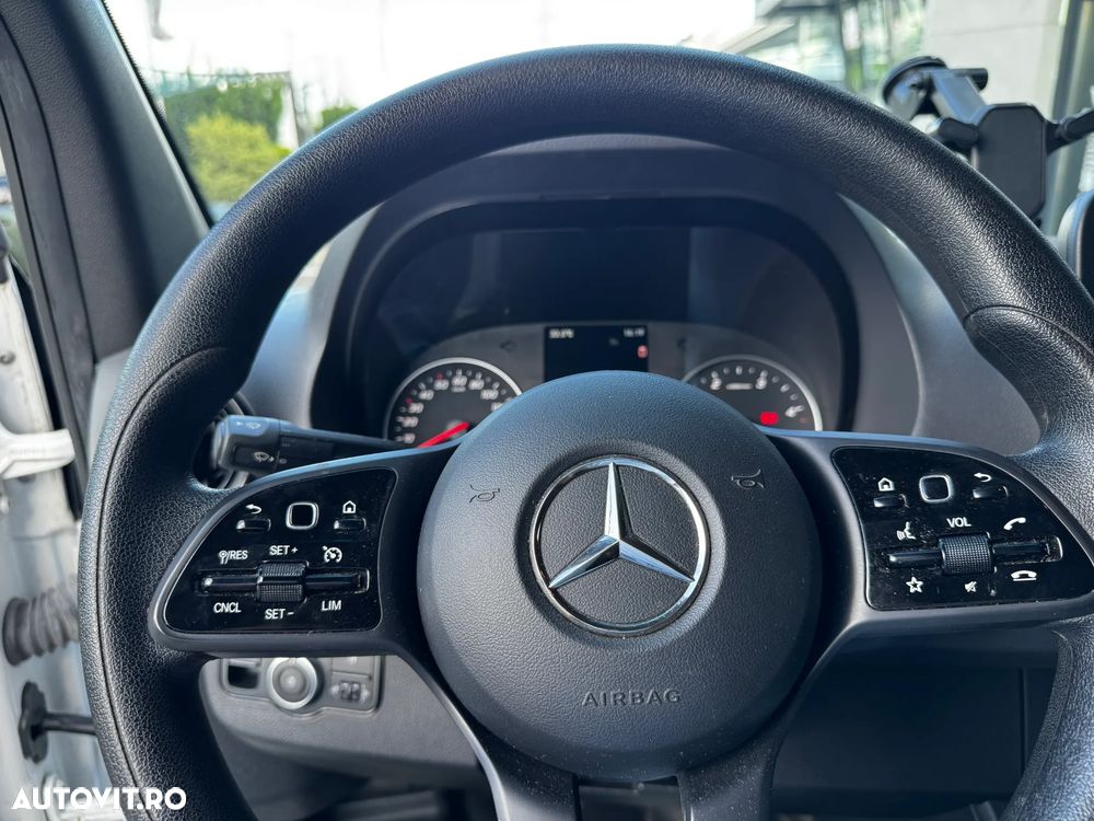 Mercedes-Benz Sprinter - 20