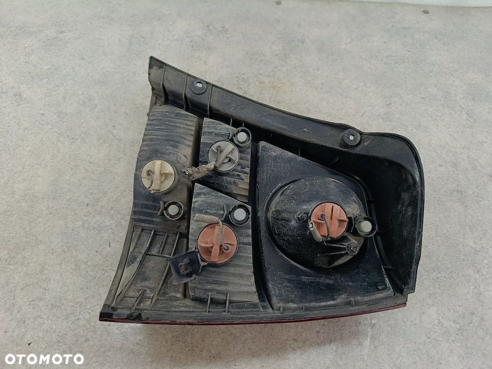 LAMPA TYLNA LEWA KIA SORENTO I - 10