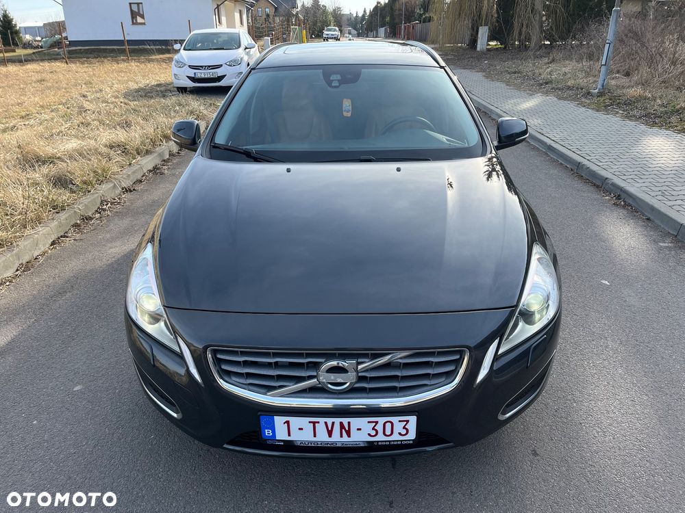 Volvo V60 D3 Geartronic Summum - 4