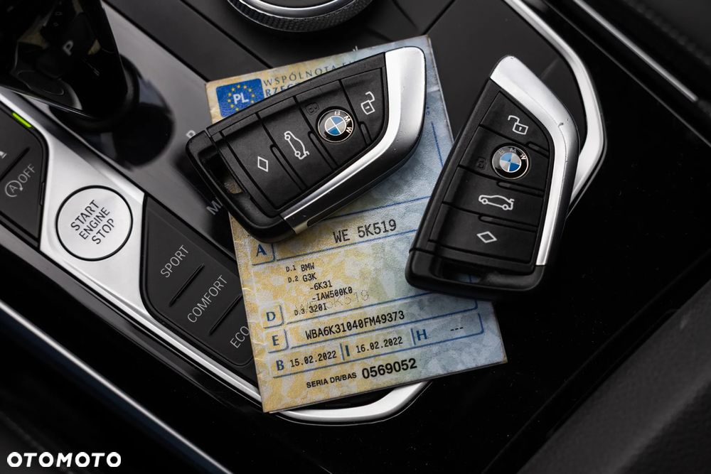 BMW Seria 3 320i Sport Line - 7