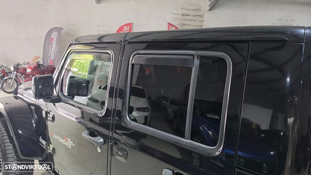 Jeep Gladiator 3.0V6 MultiJet AWD Auto Overland — fotografia 20