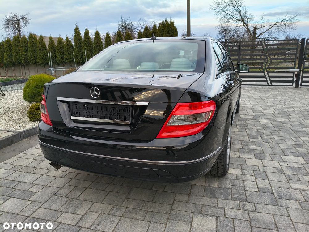 Mercedes-Benz Klasa C 180 Kompressor BlueEFFICIENCY Avantgarde - 25