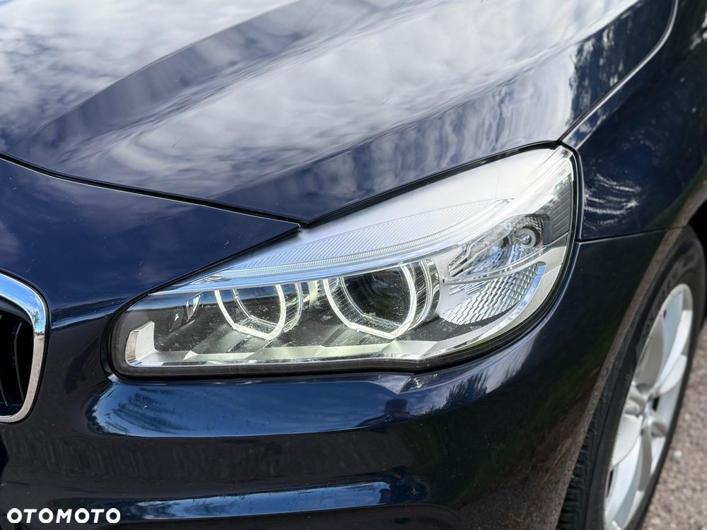 BMW Seria 2 216d - 9