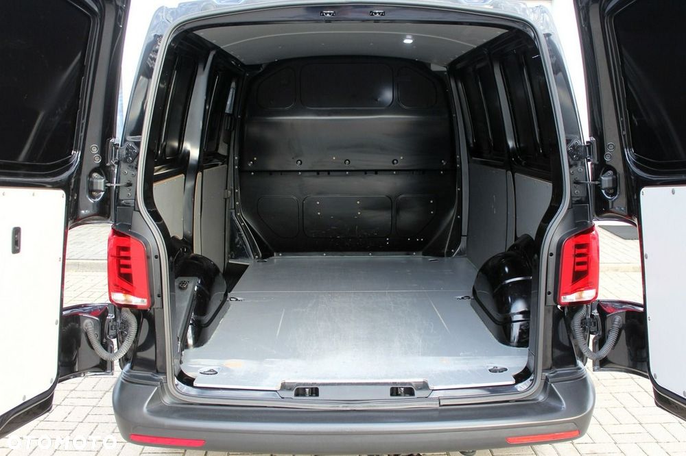 Volkswagen Transporter - 9