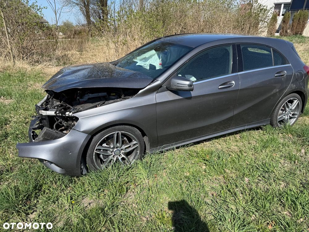 Mercedes-Benz Klasa A 180 7G-DCT AMG Line - 2