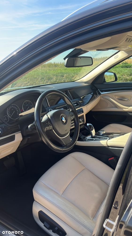 BMW Seria 5 520d Luxury Line - 11