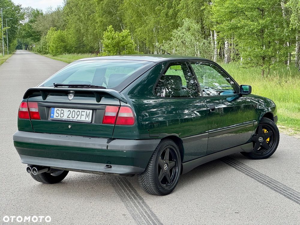 Lancia Delta 2000 - 6