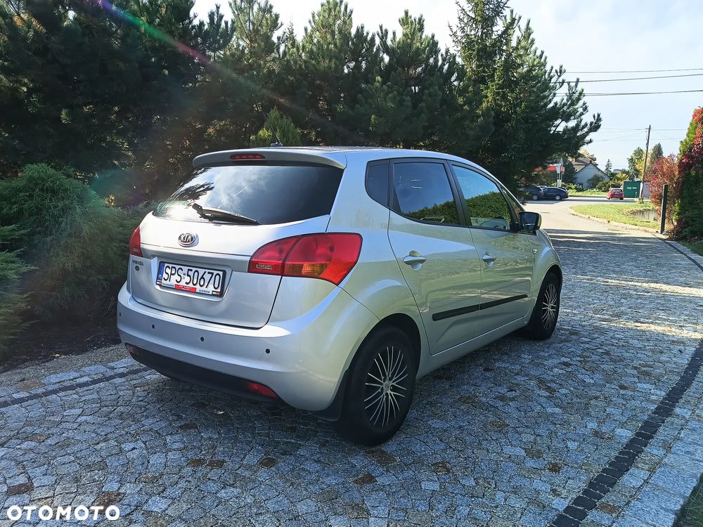 Kia Venga 2010 photo 4