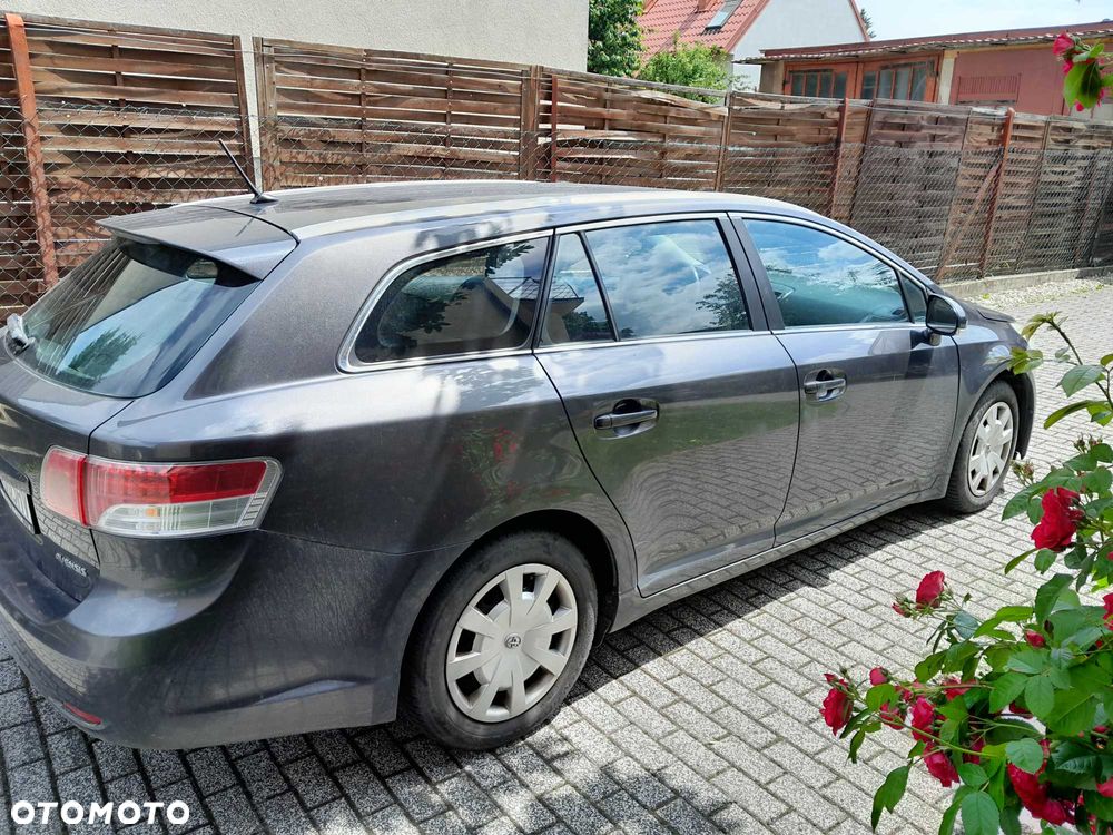Toyota Avensis - 2