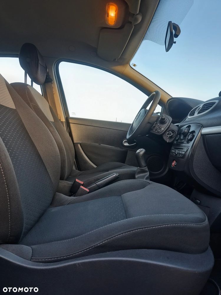 Renault Clio 1.2 16V Expression - 29