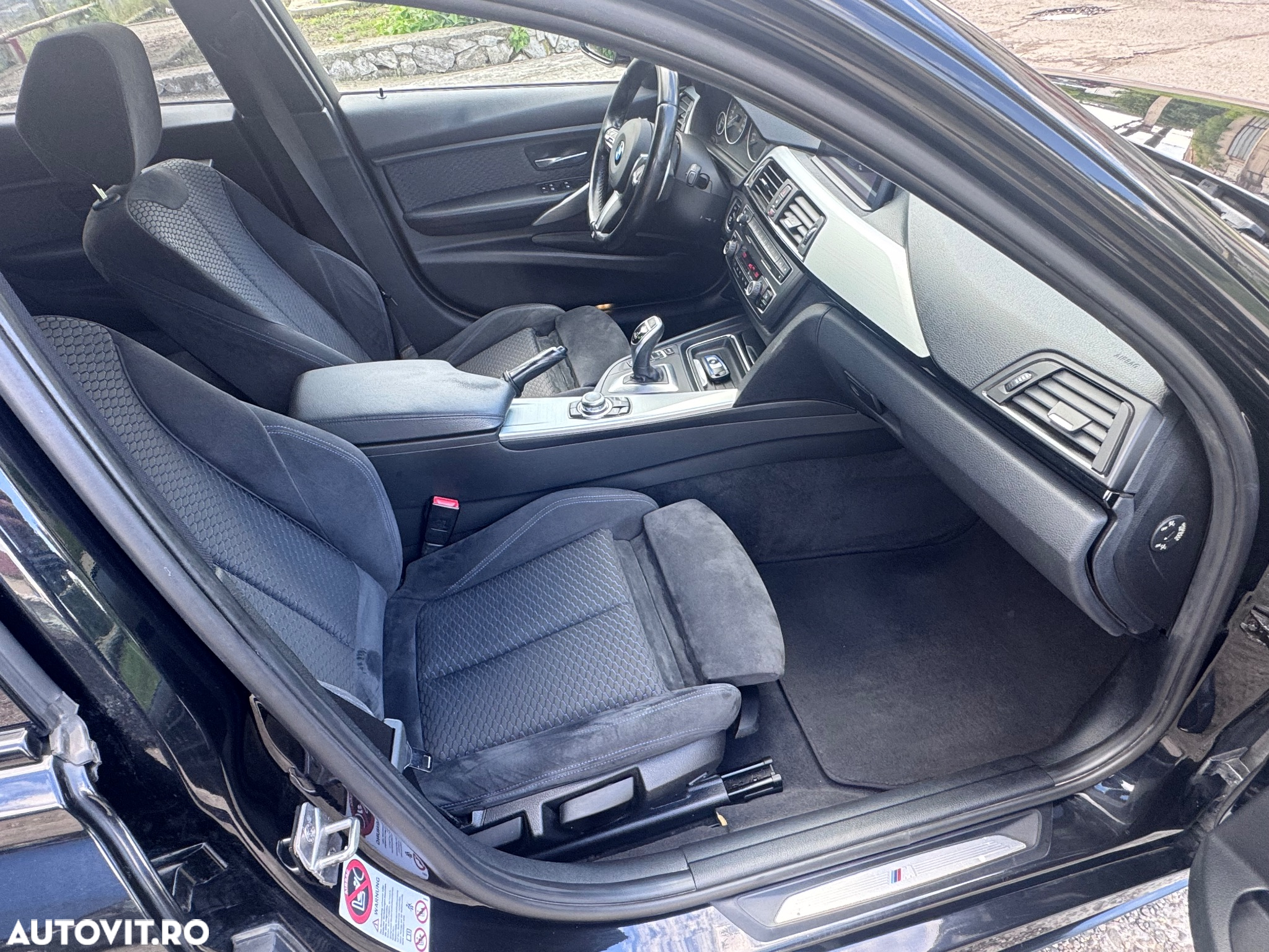 BMW Seria 3 320d DPF Touring Aut. Edition Sport - 9