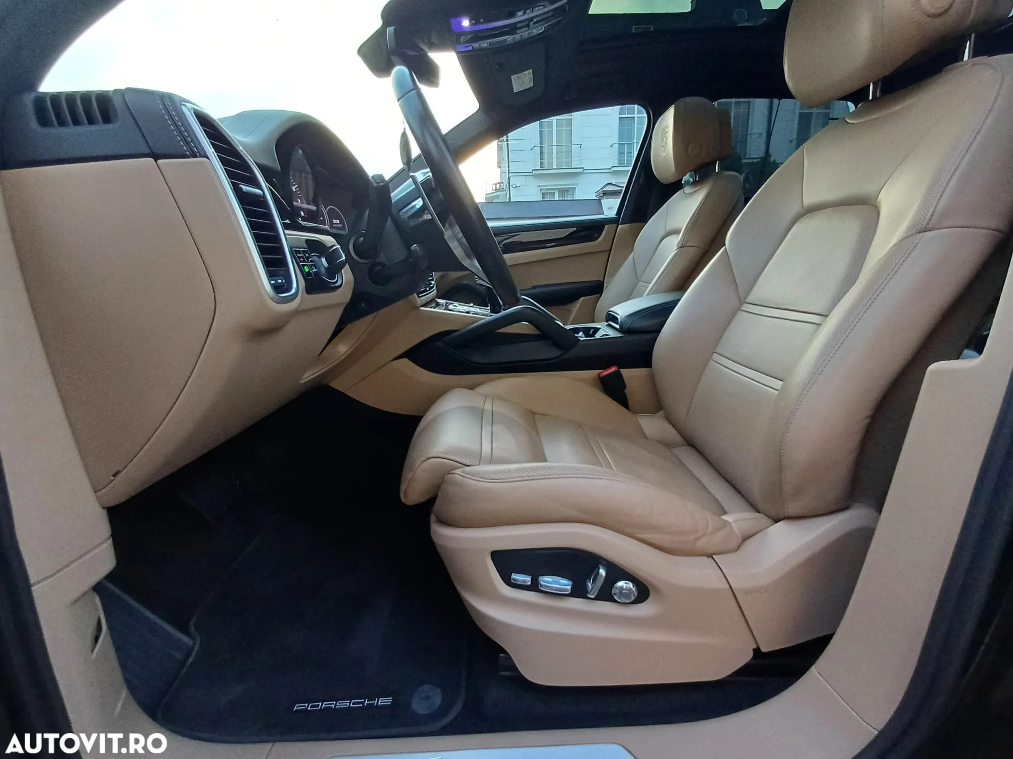 Porsche Cayenne - 14