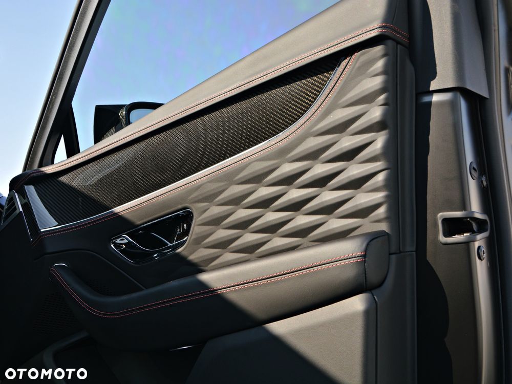 Bentley Flying Spur - 25