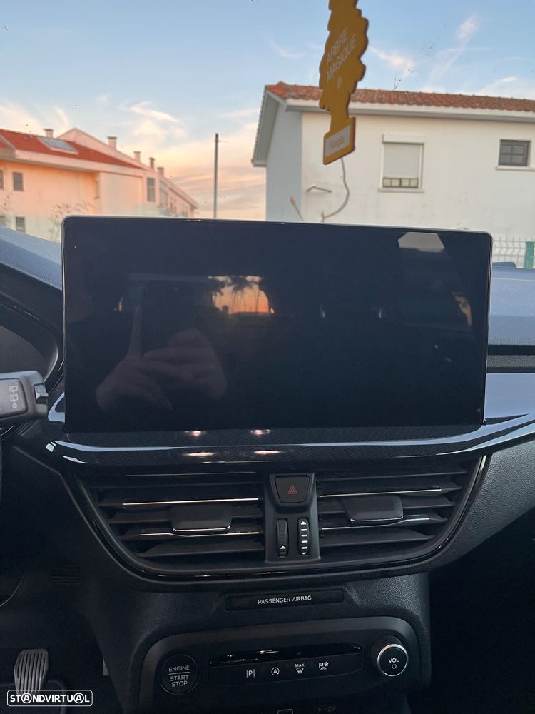 Ford Focus 1.0 EcoBoost Hybrid ST-LINE X - 15