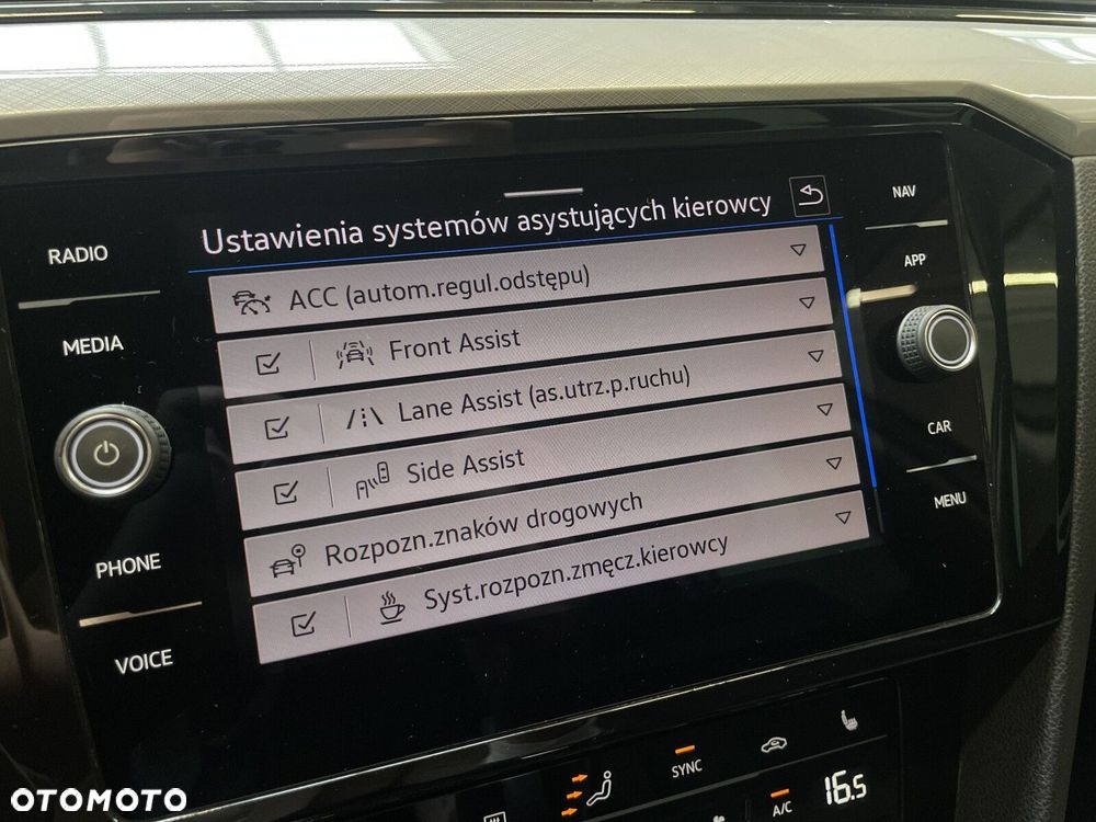 Volkswagen Passat - 20