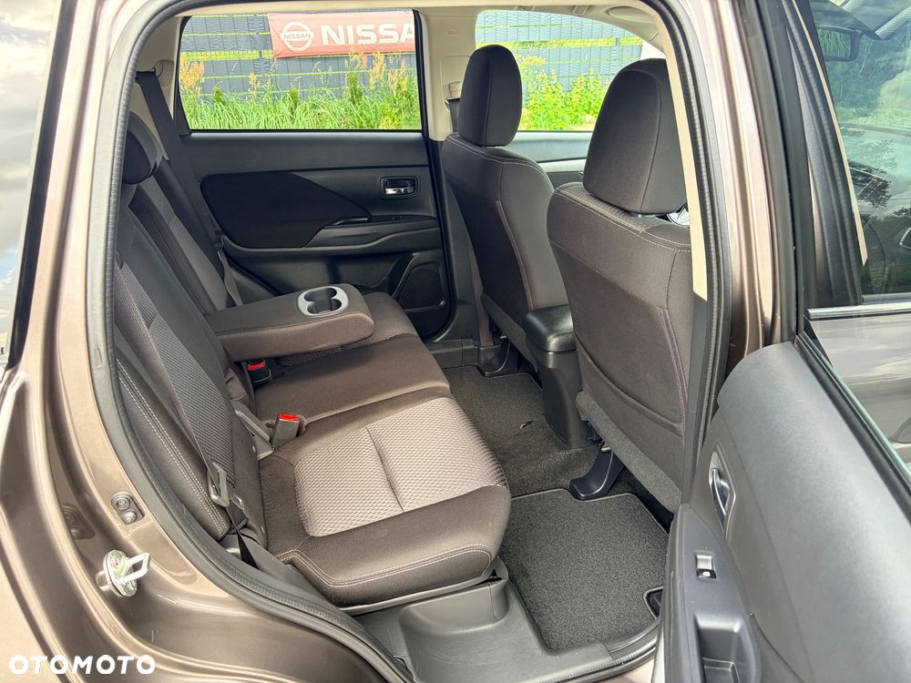Mitsubishi Outlander 2.0 2WD Edition 100 - 14