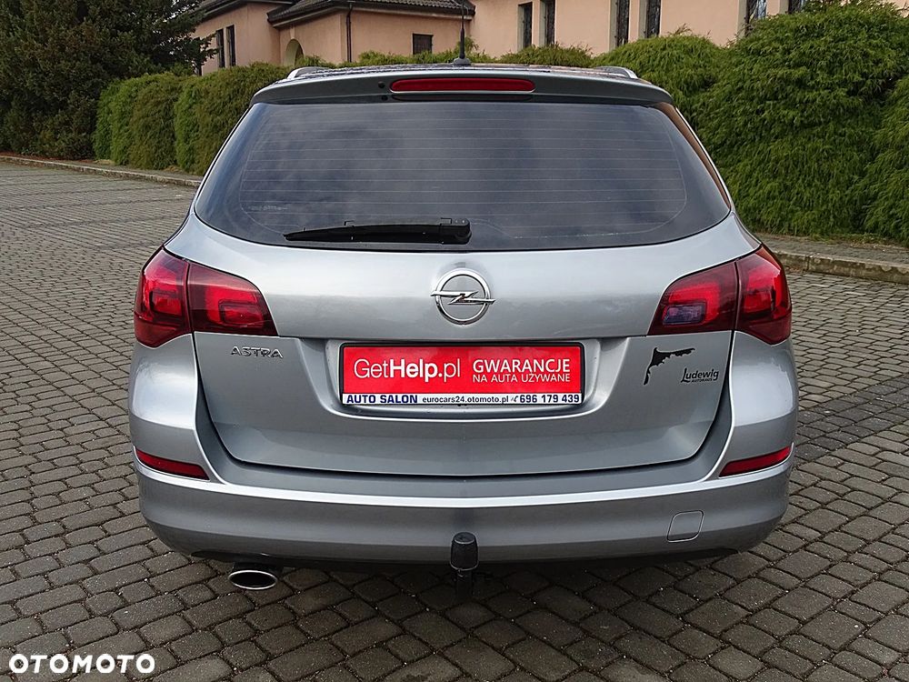 Opel Astra 1.4 Turbo Cosmo - 11