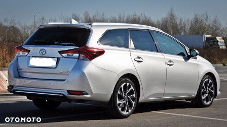 Toyota Auris 1.4 D-4D Premium - 3