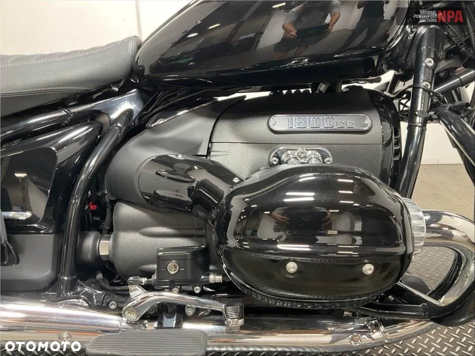 BMW R - 8