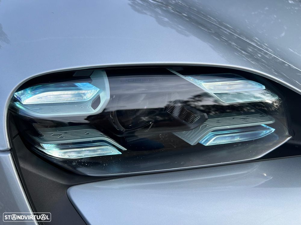 Porsche Taycan Turbo S - 5