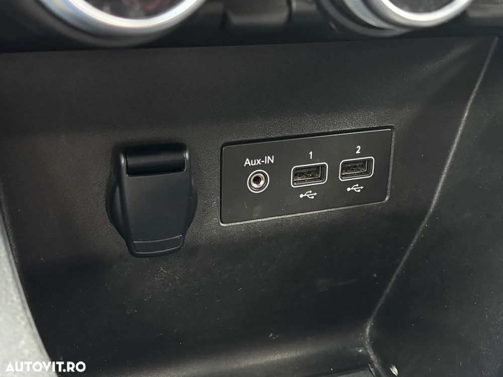 Renault Clio E-TECH 140 BUSINESS EDITION - 31