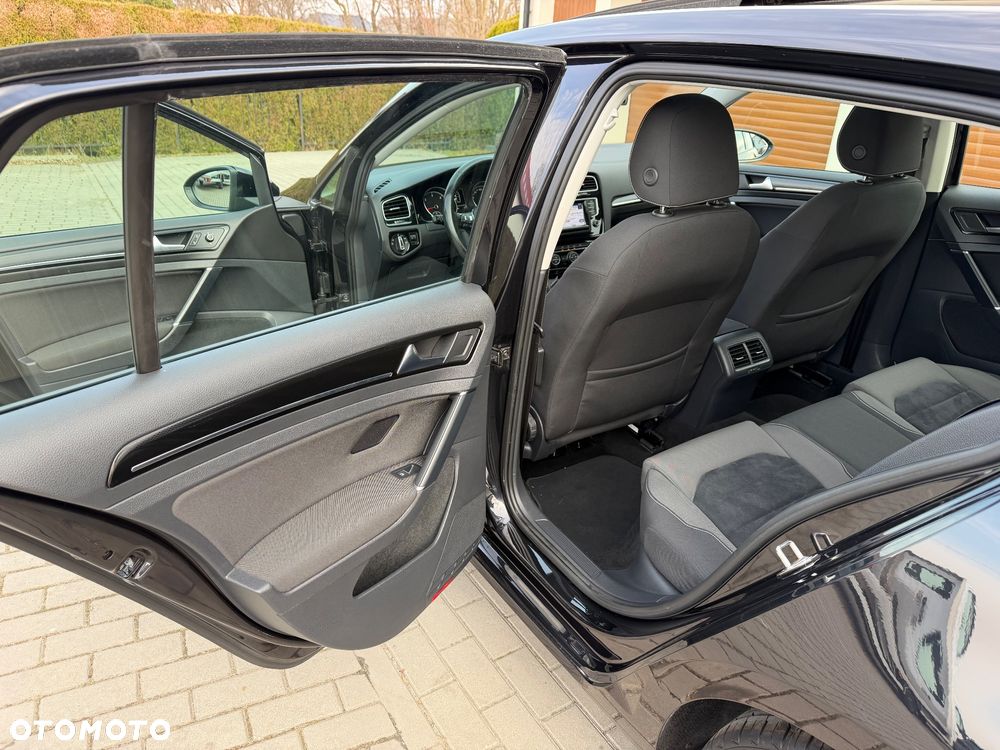 Volkswagen Golf 1.6 TDI DPF Highline - 21