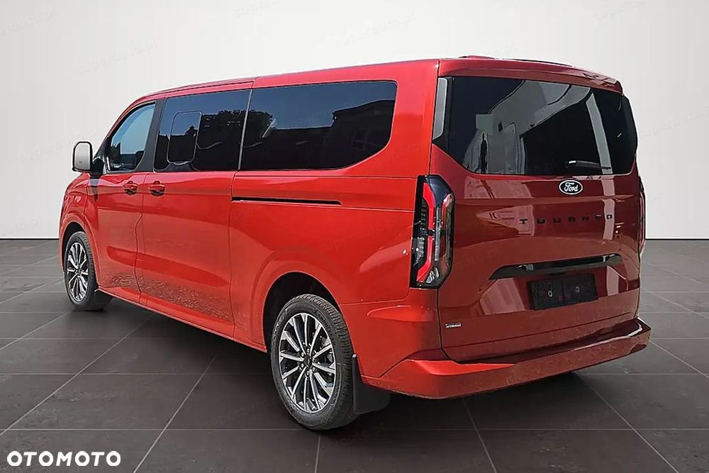 Ford Tourneo Custom - 9