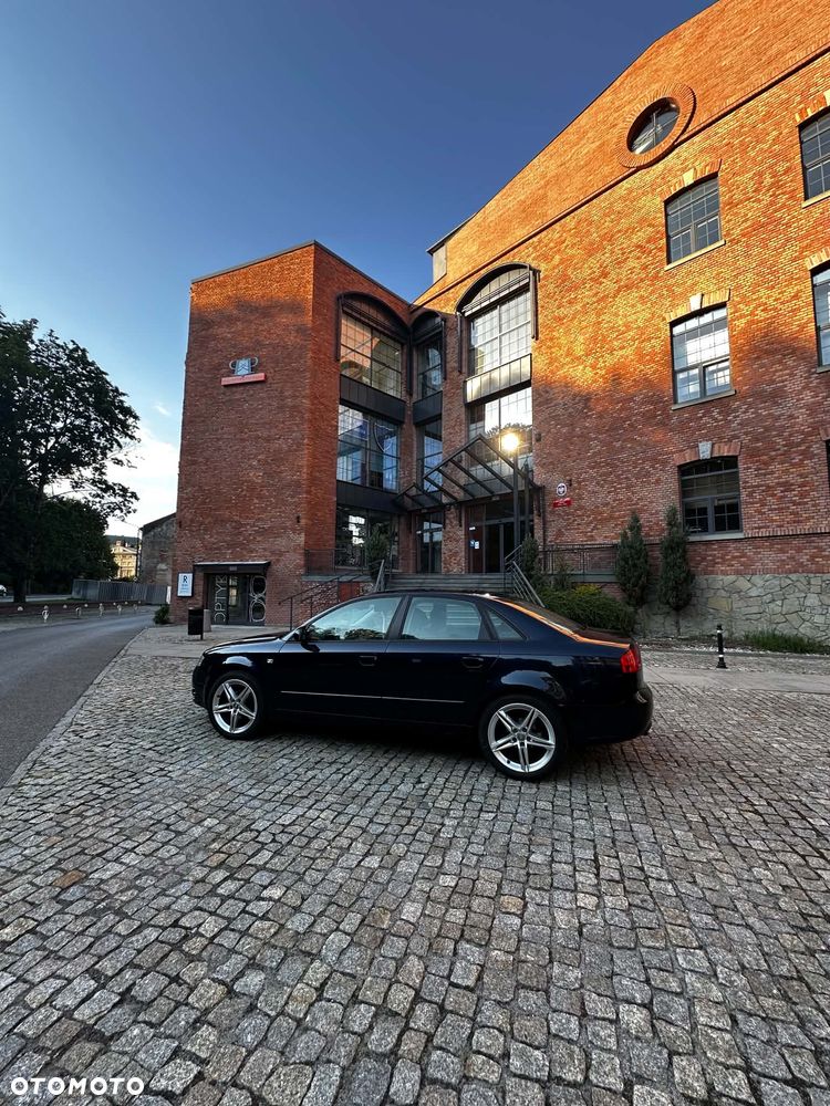 Audi A4 Limousine - 13
